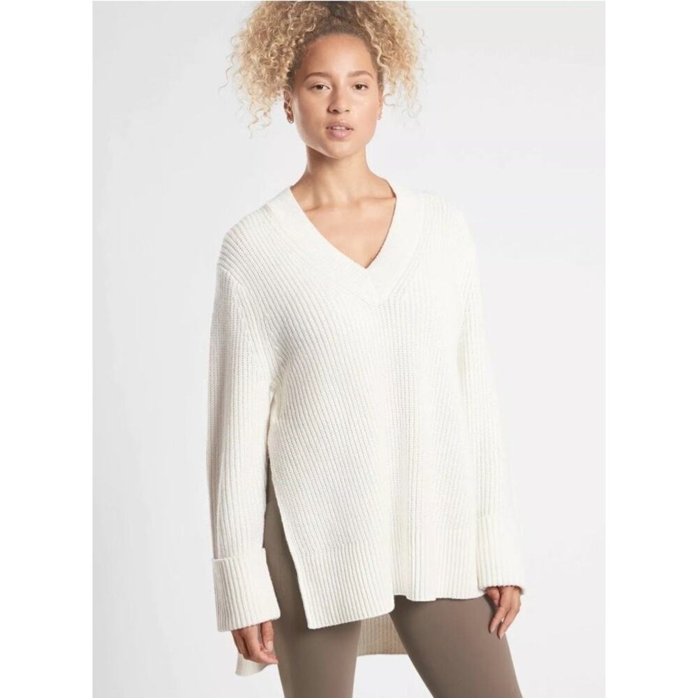 Athleta Shasta V-Neck Sweater in Dove Wool Blend Size Medium